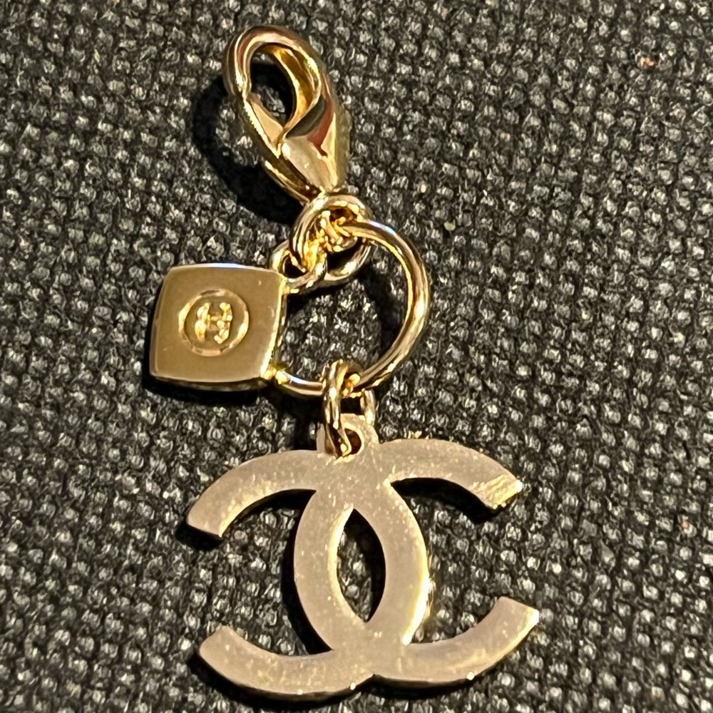 Chanel Limited Eddition holiday charm